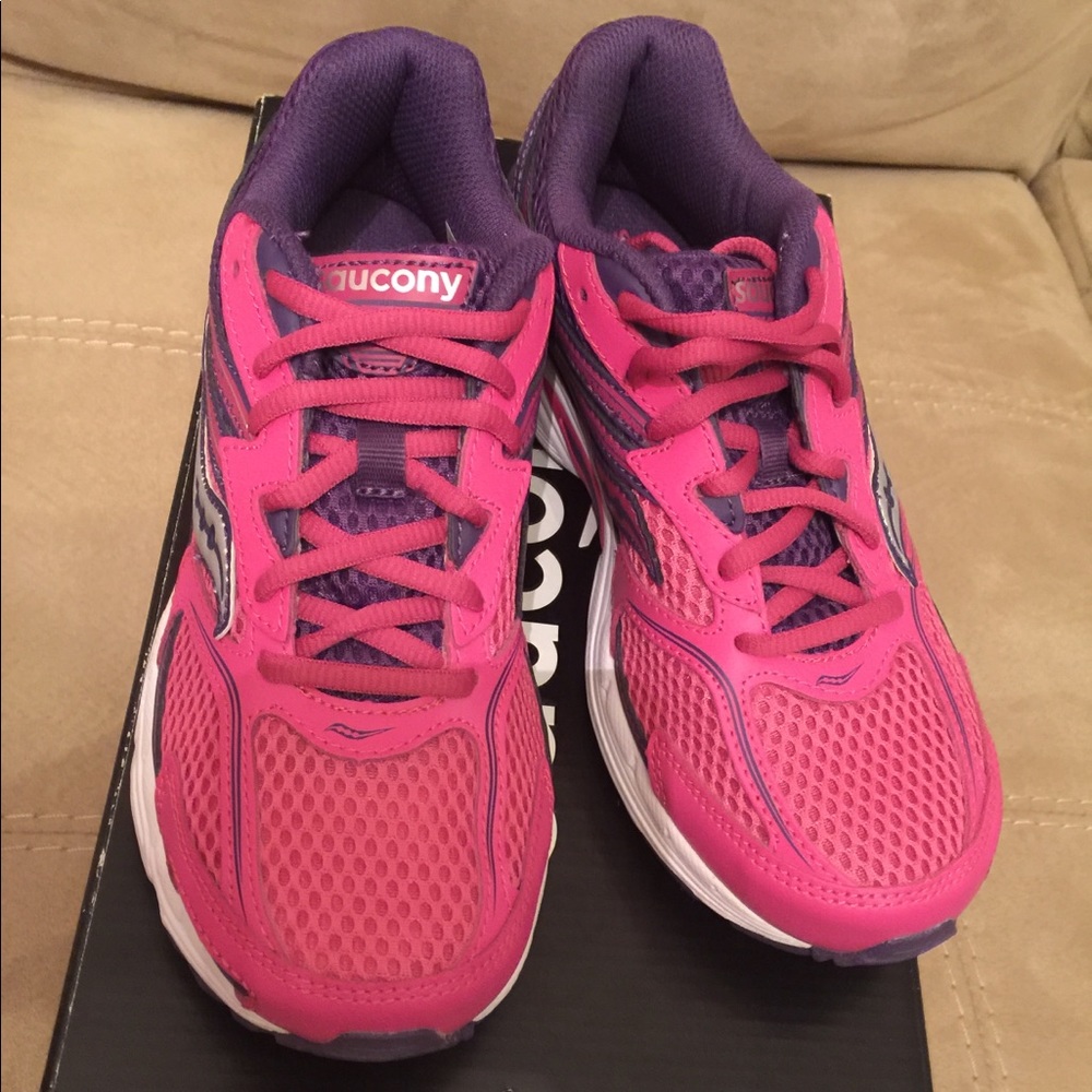 Saucony sneakers size 4 1/2